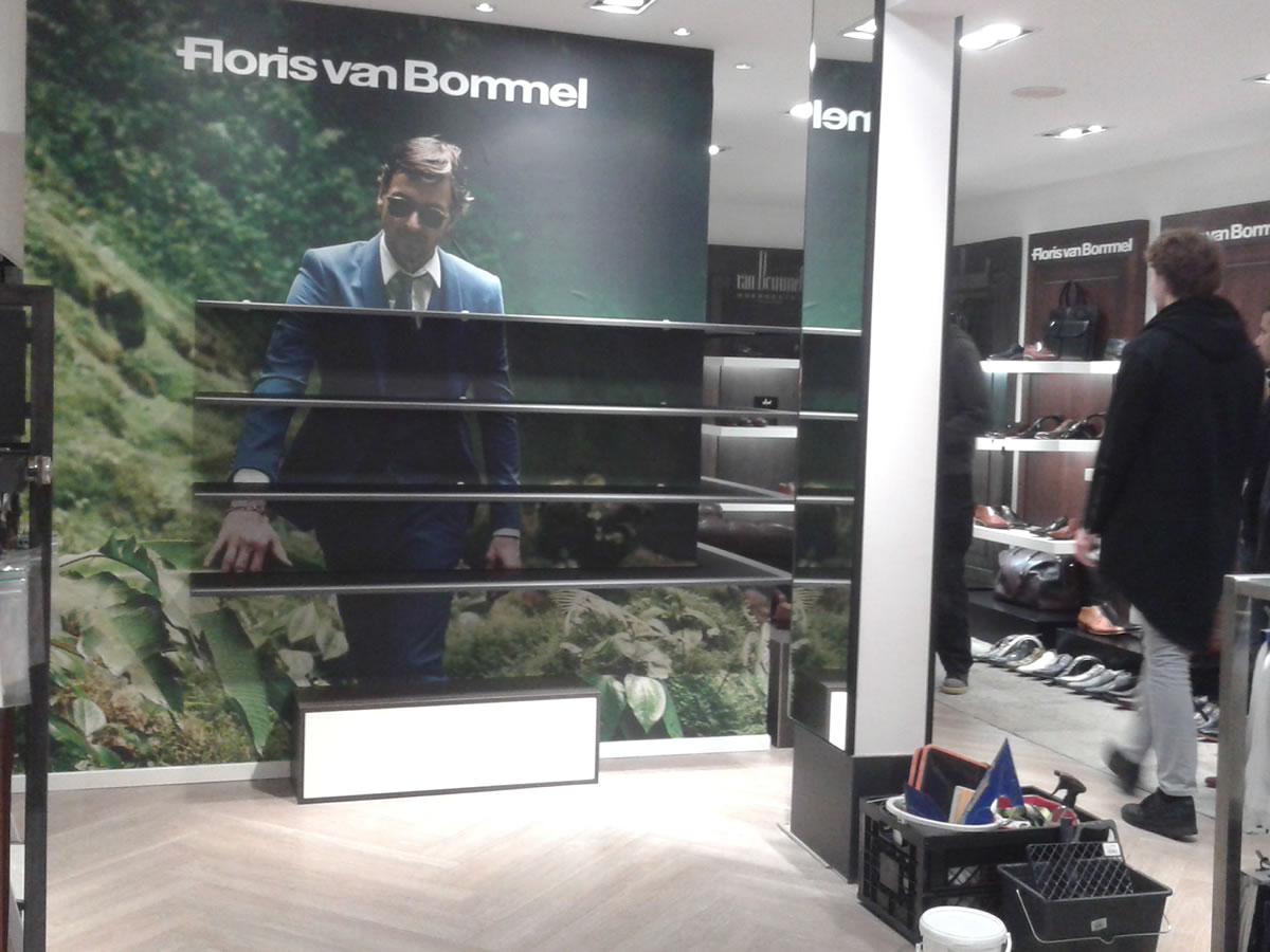 Fotobehang Floris van Bommel etalage schoenen behang